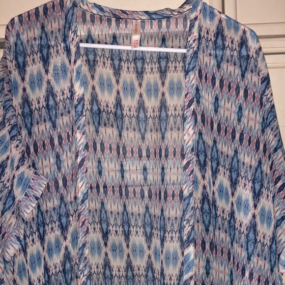 Cover-up - Picture 3 of 3